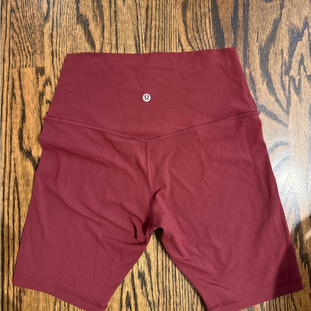 lululemon high-rise short 8"
